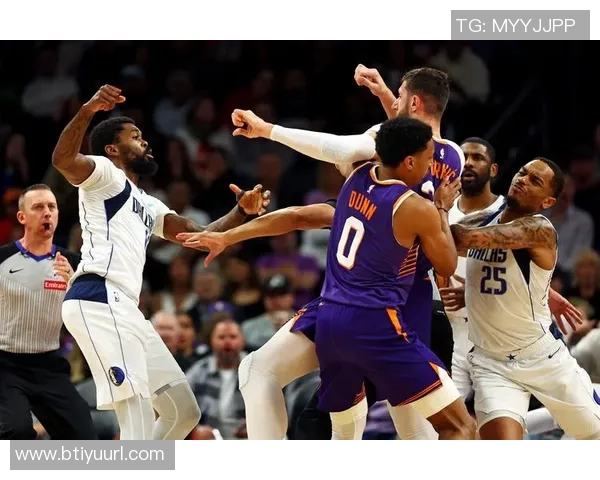 快船与独行侠半场激战哈登领衔快船领先克莱与马绍尔表现不俗